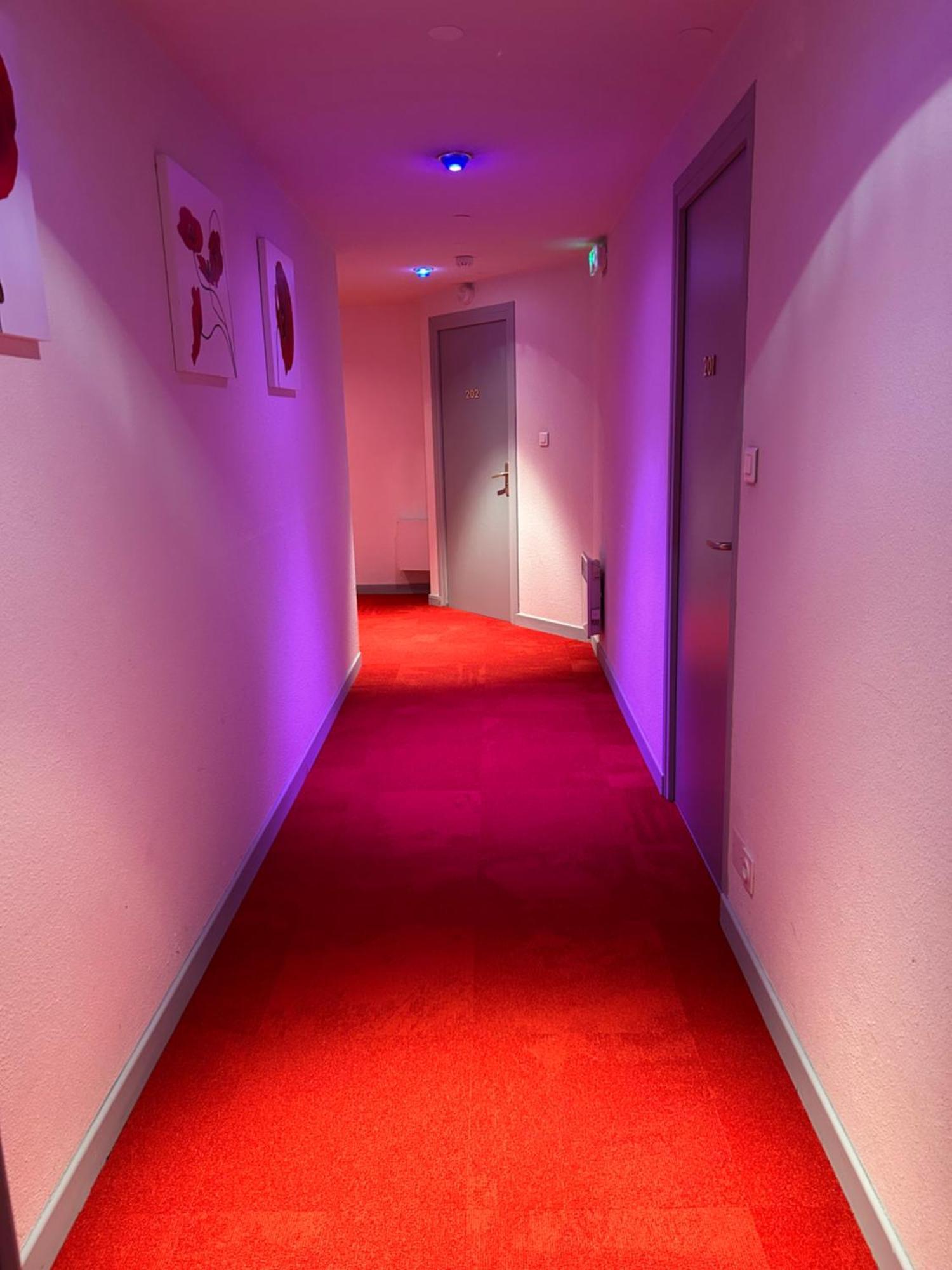 Hotel Le Lacuzon มัวร็องส์-อ็อง-มงตาญ ภายนอก รูปภาพ